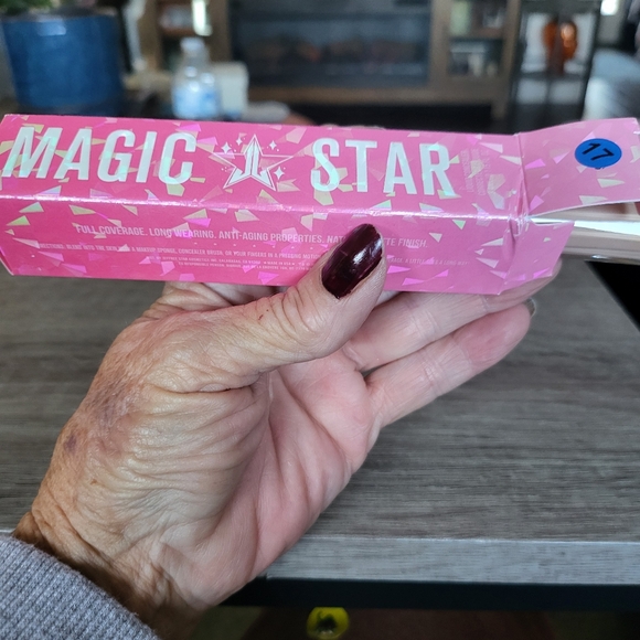 Jeffrey Star Magic Star concealer - Picture 1 of 4